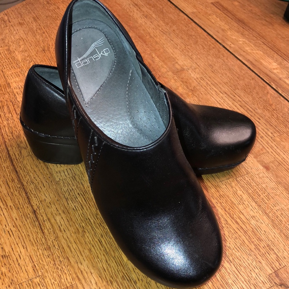 Size 40 Dansko clogs